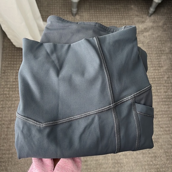 Lululemon all the right places - Picture 12 of 13